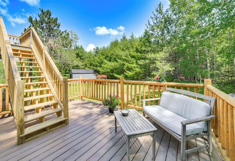 Pembine Cabin W/ Expansive Yard, Fire Pit & Grill!