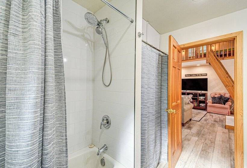 Port Orchard Lakefront Cabin W/ Fire Pit & Grill!