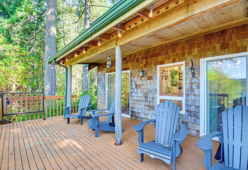 Port Orchard Lakefront Cabin W/ Fire Pit & Grill!