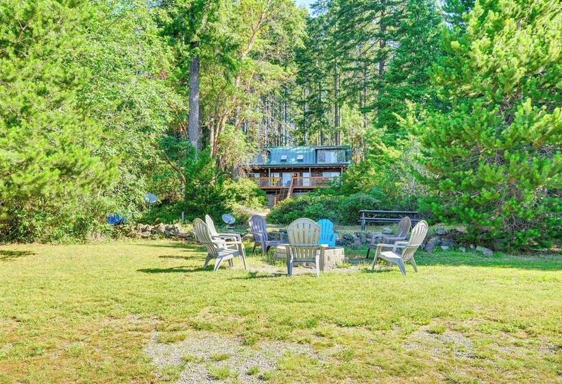Port Orchard Lakefront Cabin W/ Fire Pit & Grill!