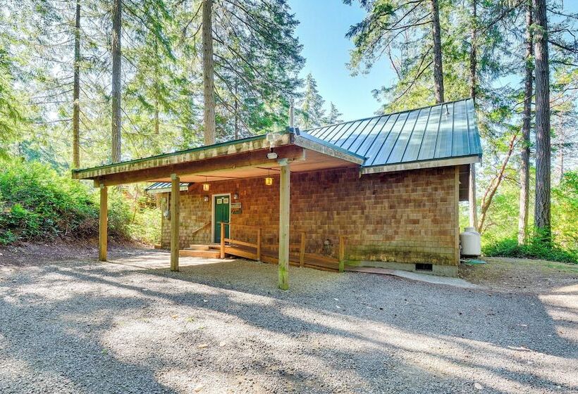 Port Orchard Lakefront Cabin W/ Fire Pit & Grill!