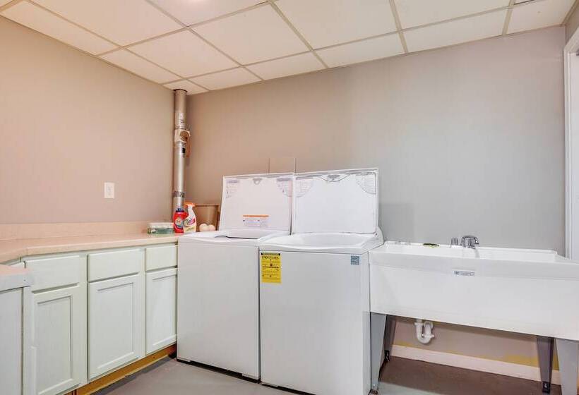 Rhinelander Chain Of Lakes Home W/ River Dock!