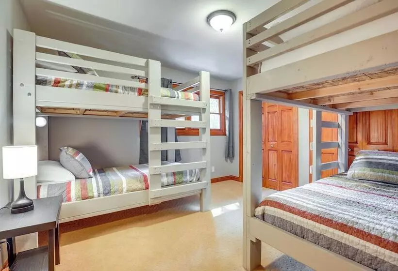 Rhinelander Chain Of Lakes Home W/ River Dock!