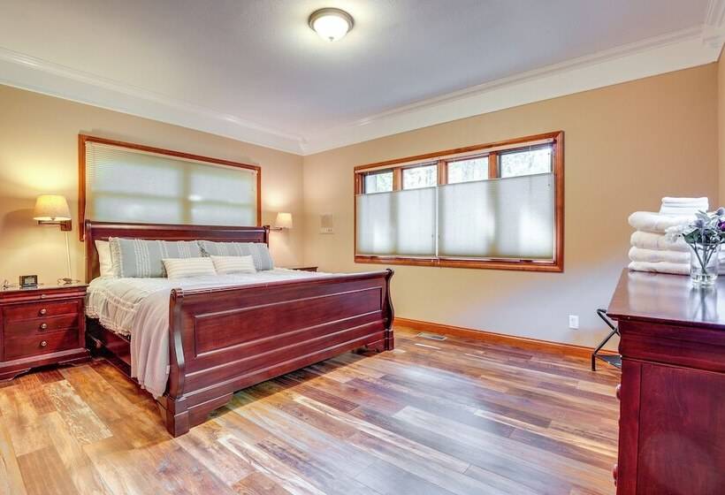 Rhinelander Chain Of Lakes Home W/ River Dock!