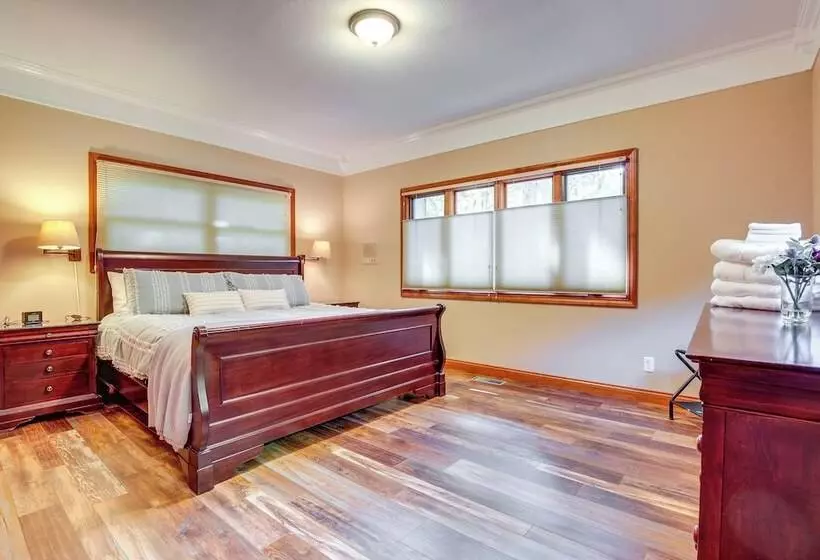 Rhinelander Chain Of Lakes Home W/ River Dock!