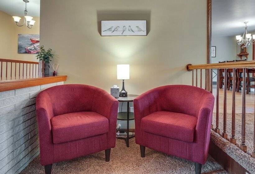 Rhinelander Chain Of Lakes Home W/ River Dock!