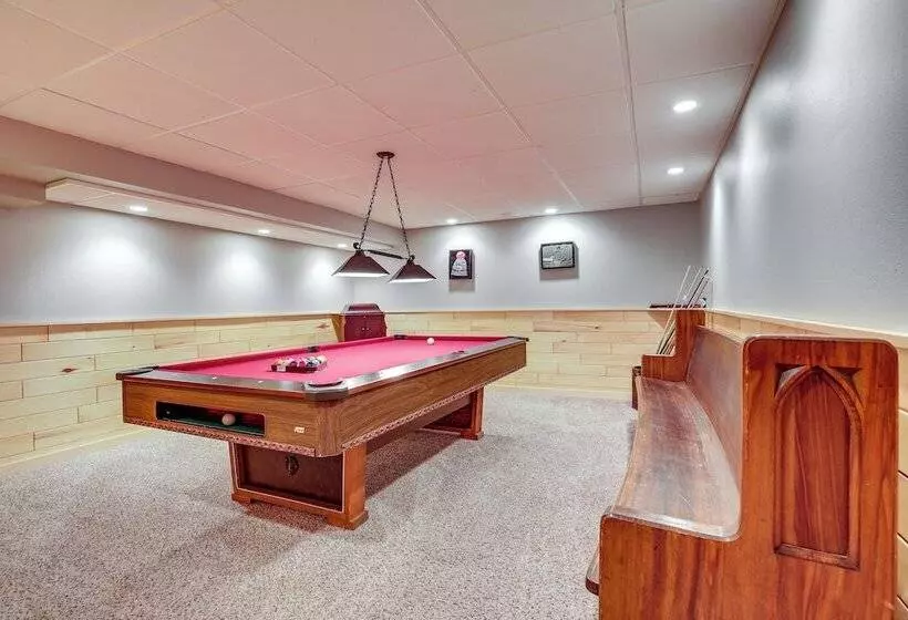 Rhinelander Chain Of Lakes Home W/ River Dock!