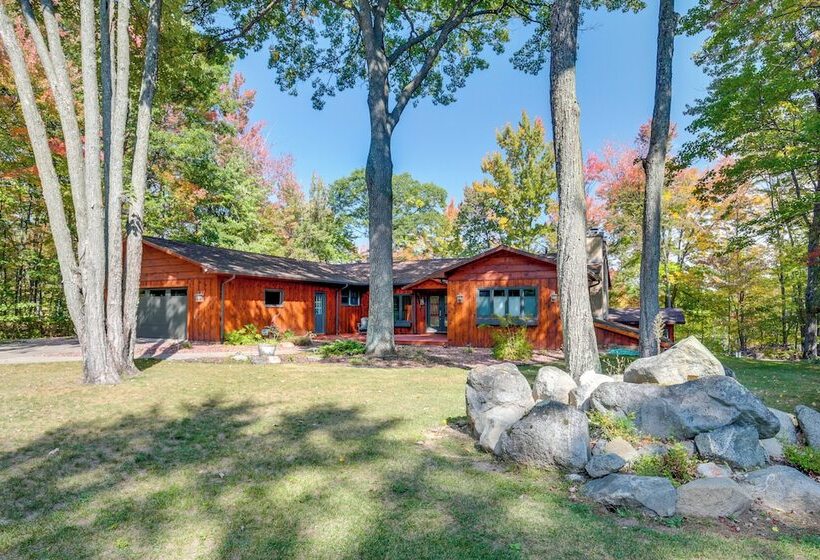 Rhinelander Chain Of Lakes Home W/ River Dock!