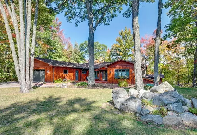 Rhinelander Chain Of Lakes Home W/ River Dock!