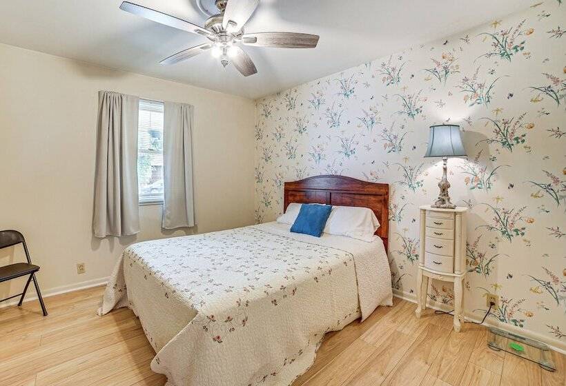 Sistersville Home W/ Sunroom: Half Mi To River