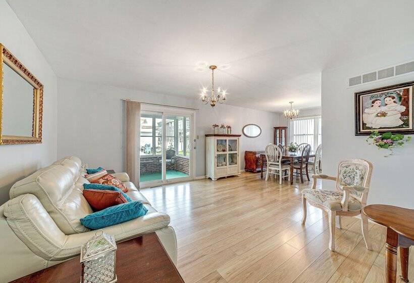 Sistersville Home W/ Sunroom: Half Mi To River