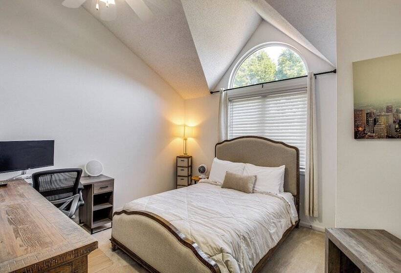 Spacious Olathe Home W/ Fireplace: Near Parks!