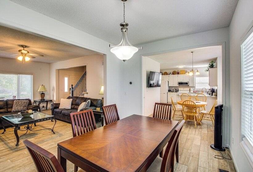 Spacious Olathe Home W/ Fireplace: Near Parks!