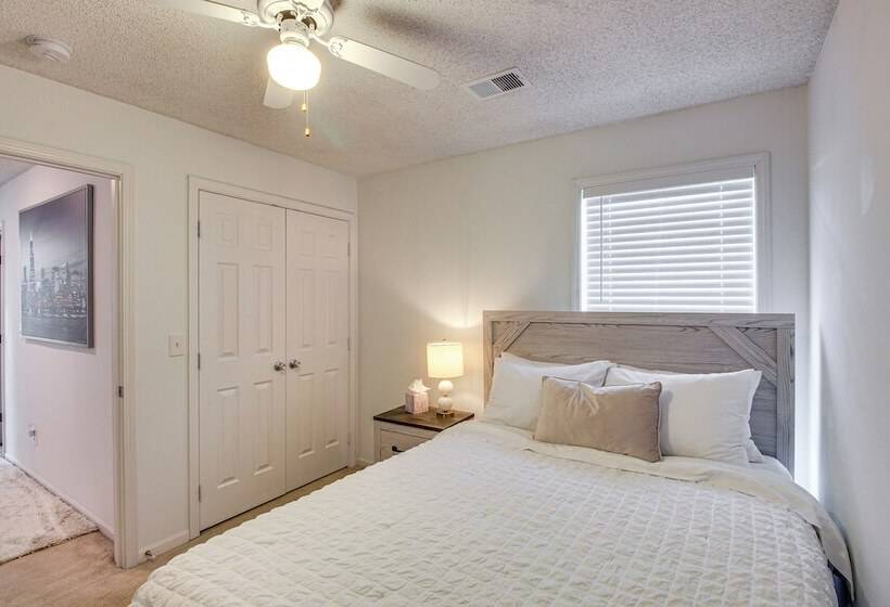 Spacious Olathe Home W/ Fireplace: Near Parks!