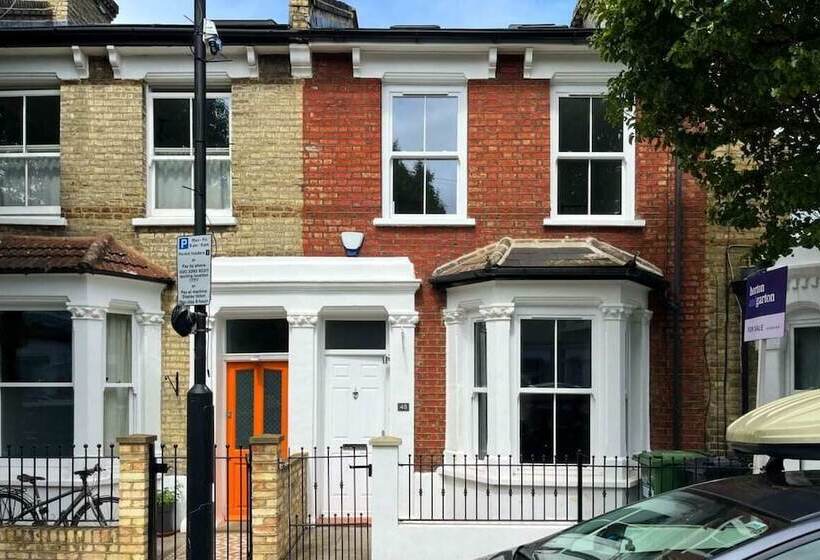The Shepherd S Bush Wonder   Trendy 4bdr Home With Garden + Terrace