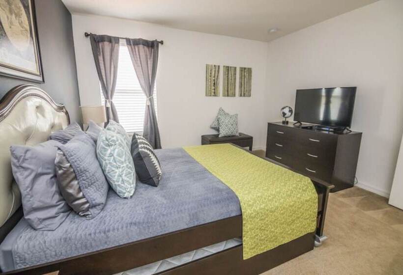 The Stirling Luxury Solterra Vacation Home