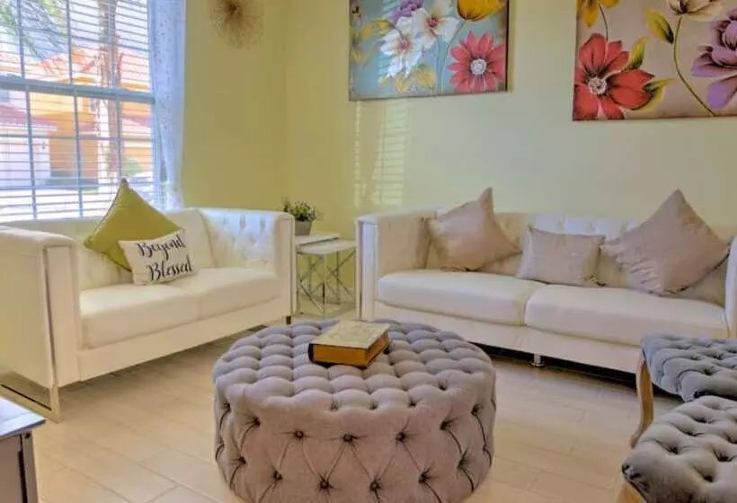 The Stirling Luxury Solterra Vacation Home