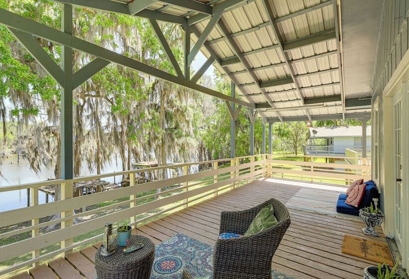 Trinity River Cottage W/ Deck + Water Views