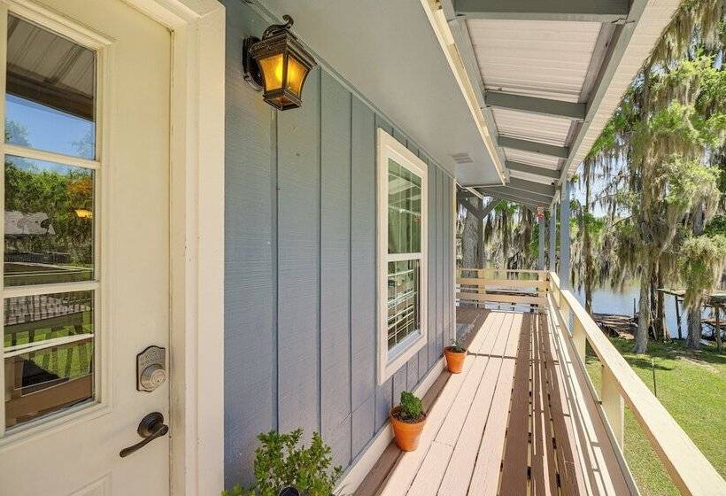 Trinity River Cottage W/ Deck + Water Views