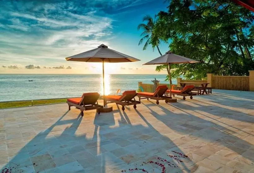 Abwonderdive Beach Resort