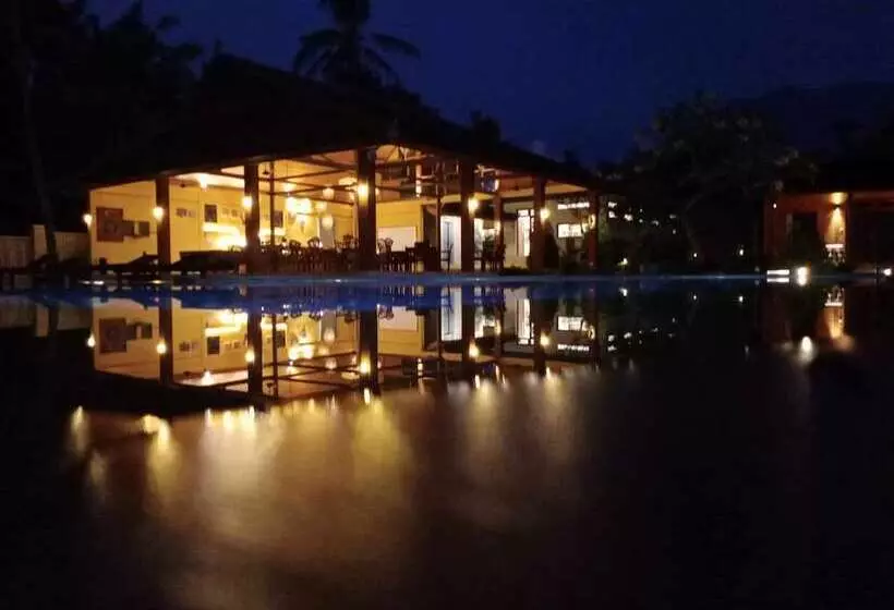Abwonderdive Beach Resort