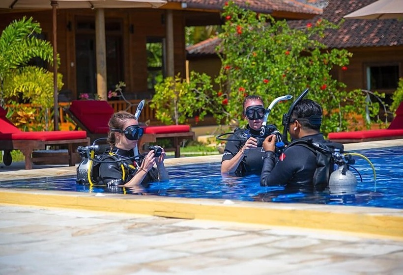 Abwonderdive Beach Resort