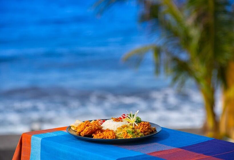 Abwonderdive Beach Resort