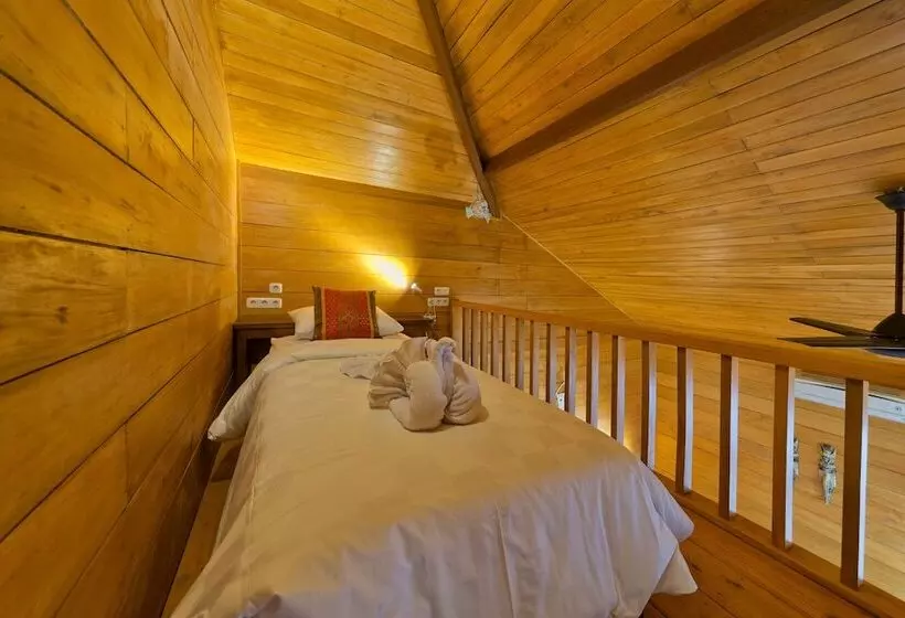 Abwonderdive Beach Resort