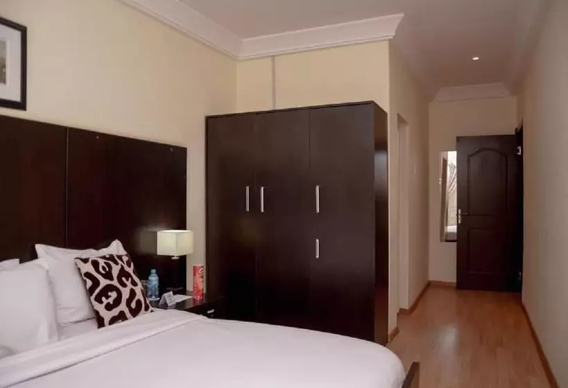 Apartments & Hotels By Qualer Jos