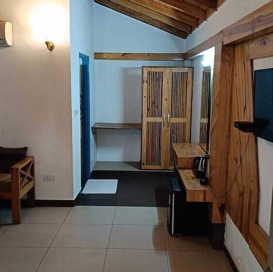 Bento Corbett Woods Resort