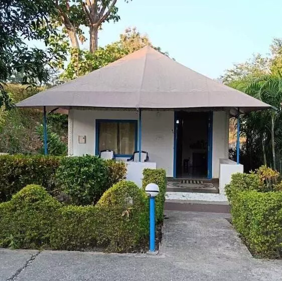 Bento Corbett Woods Resort