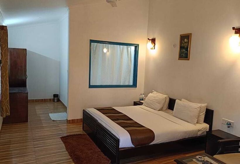 Bento Corbett Woods Resort