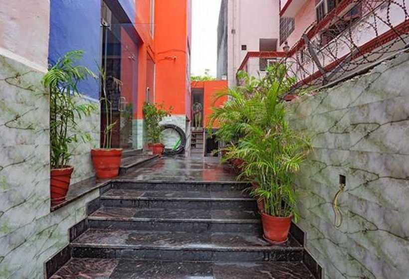 Fabhotel Red Roof Residency