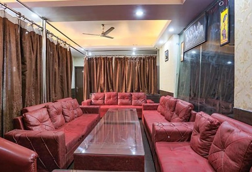 Fabhotel Red Roof Residency