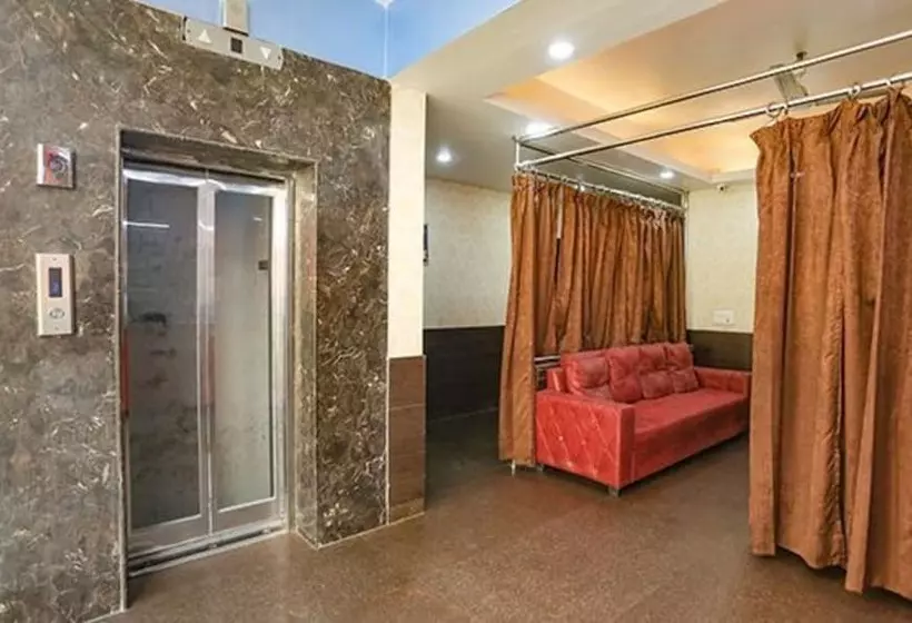 Fabhotel Red Roof Residency