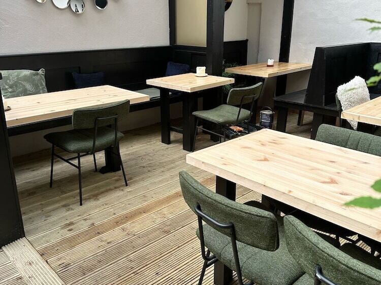 פונדק The Lamplight Wines