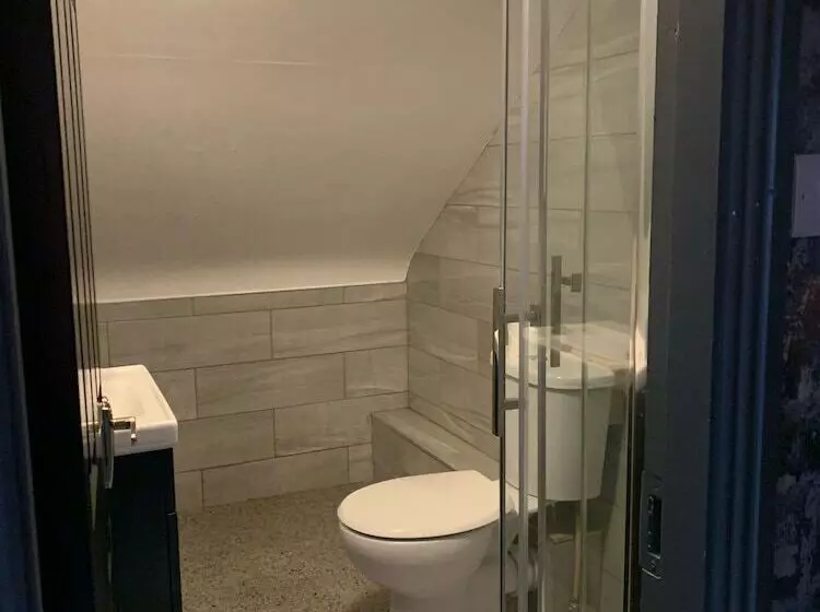 簡易ホテル The Lamplight Wines