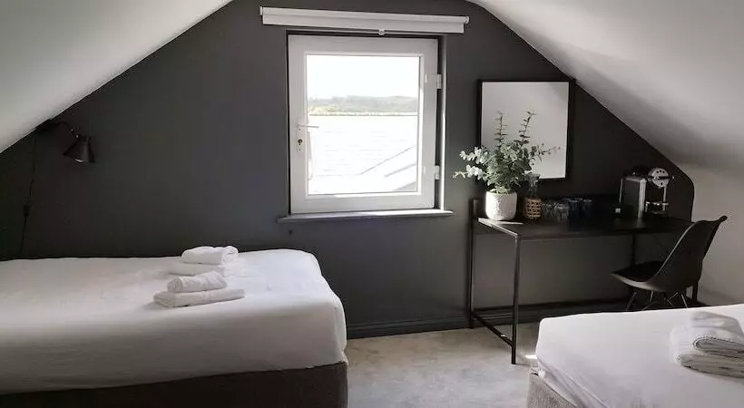 簡易ホテル The Lamplight Wines