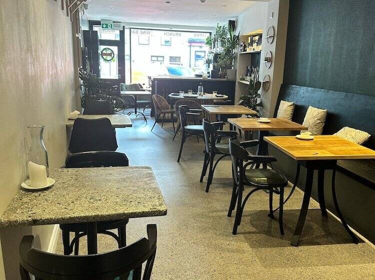 פונדק The Lamplight Wines