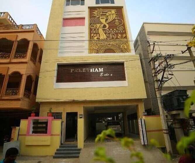 호텔 The Butterfly Luxury Serviced Apartments Benz Circle Vijayawada