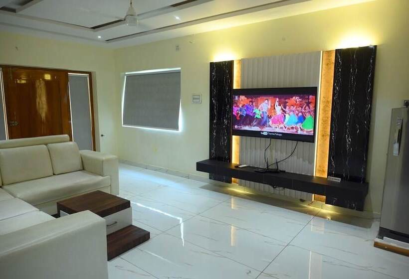호텔 The Butterfly Luxury Serviced Apartments Benz Circle Vijayawada