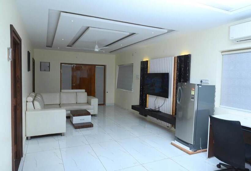 호텔 The Butterfly Luxury Serviced Apartments Benz Circle Vijayawada