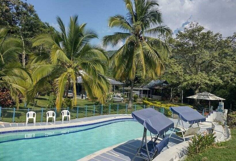 Hotel Campestre El Salitre