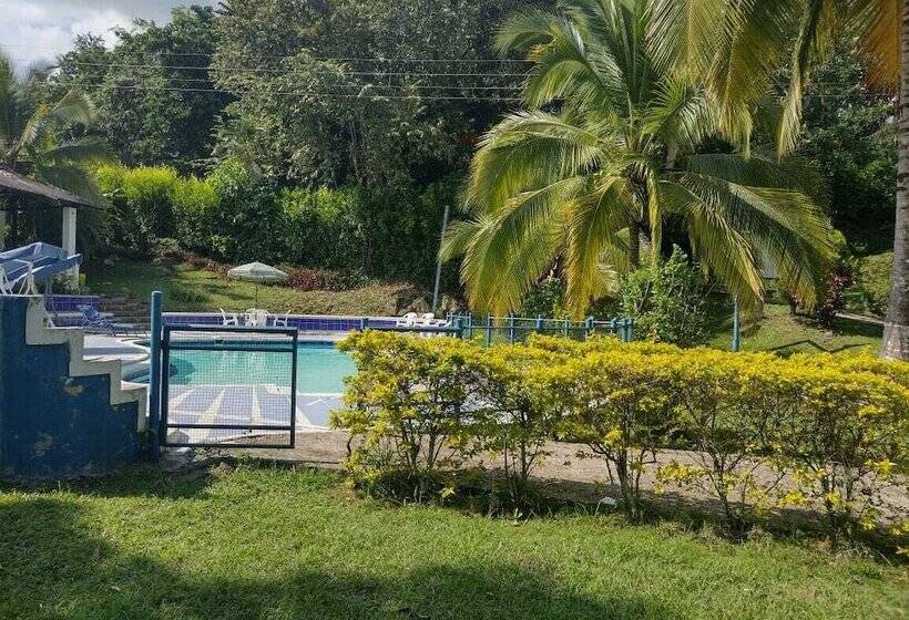 Hotel Campestre El Salitre