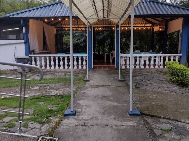 Hotel Campestre El Salitre