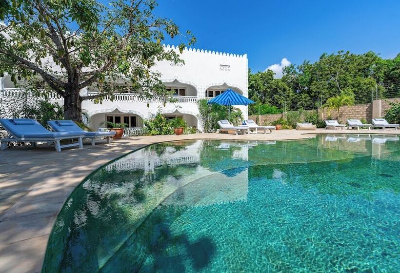 هتل Hibiscus Home & Apartments