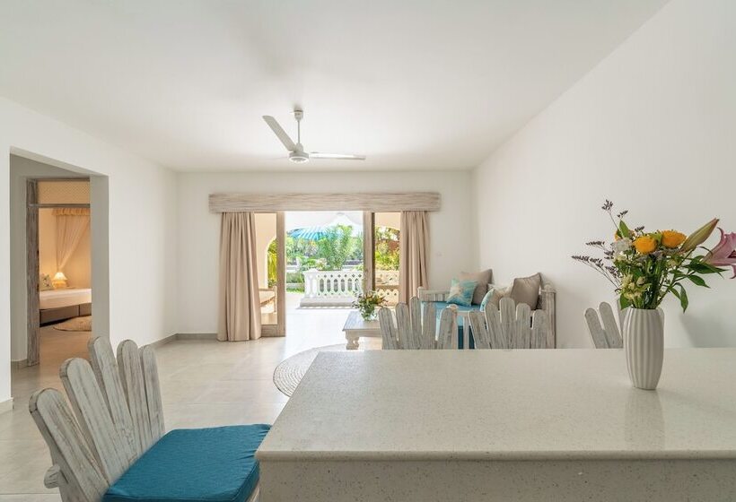 هتل Hibiscus Home & Apartments