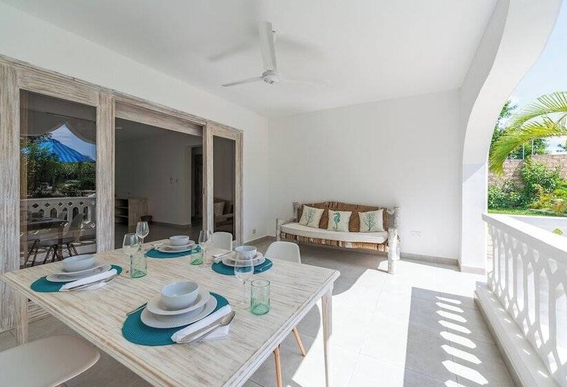 هتل Hibiscus Home & Apartments