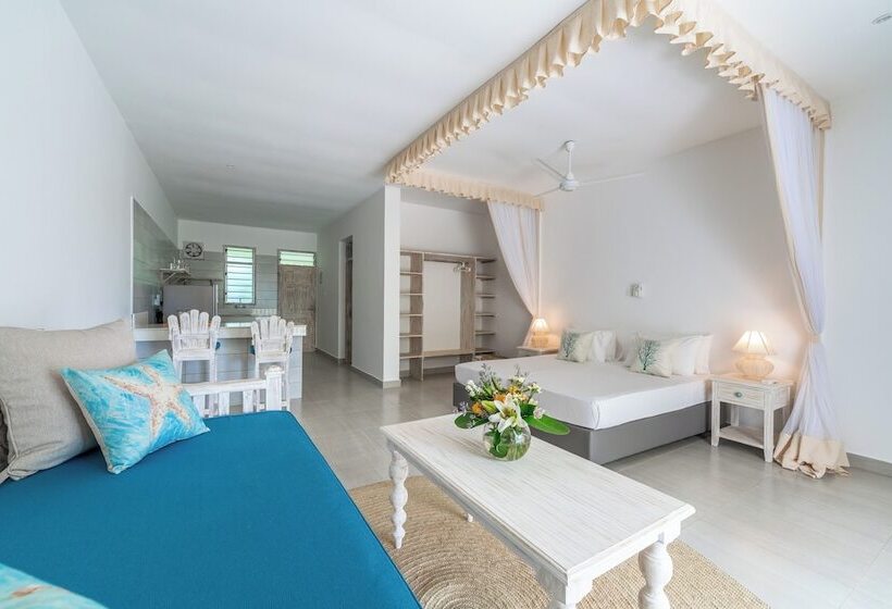 هتل Hibiscus Home & Apartments