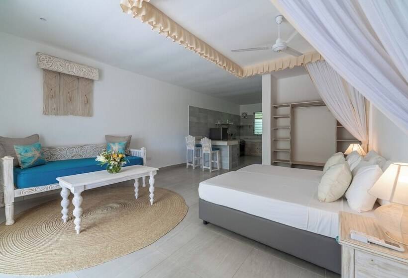 هتل Hibiscus Home & Apartments